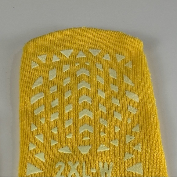 Medline Yellow Bariatric Double-Tread Patient Non-Slip Socks 2XL W - Picture 8 of 9